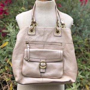 Coach No L1173-F18890 pearlized cream